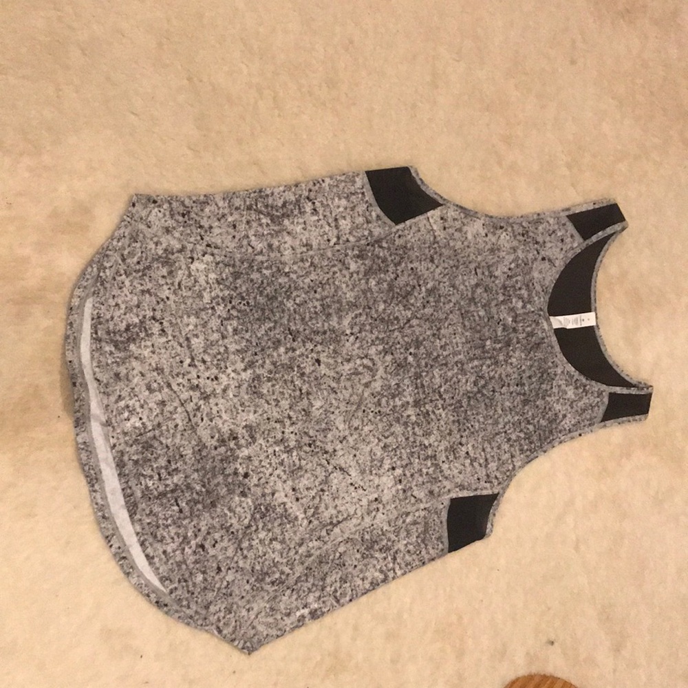 Brand new lululemon top